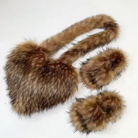 827 - BROWN FURRY HEART BAG