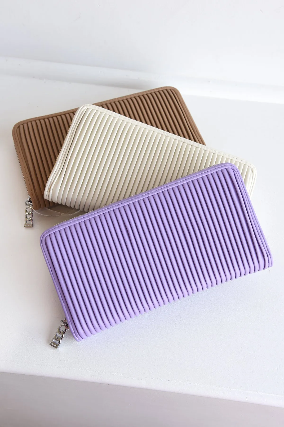 SANDY PLEATED WALLET