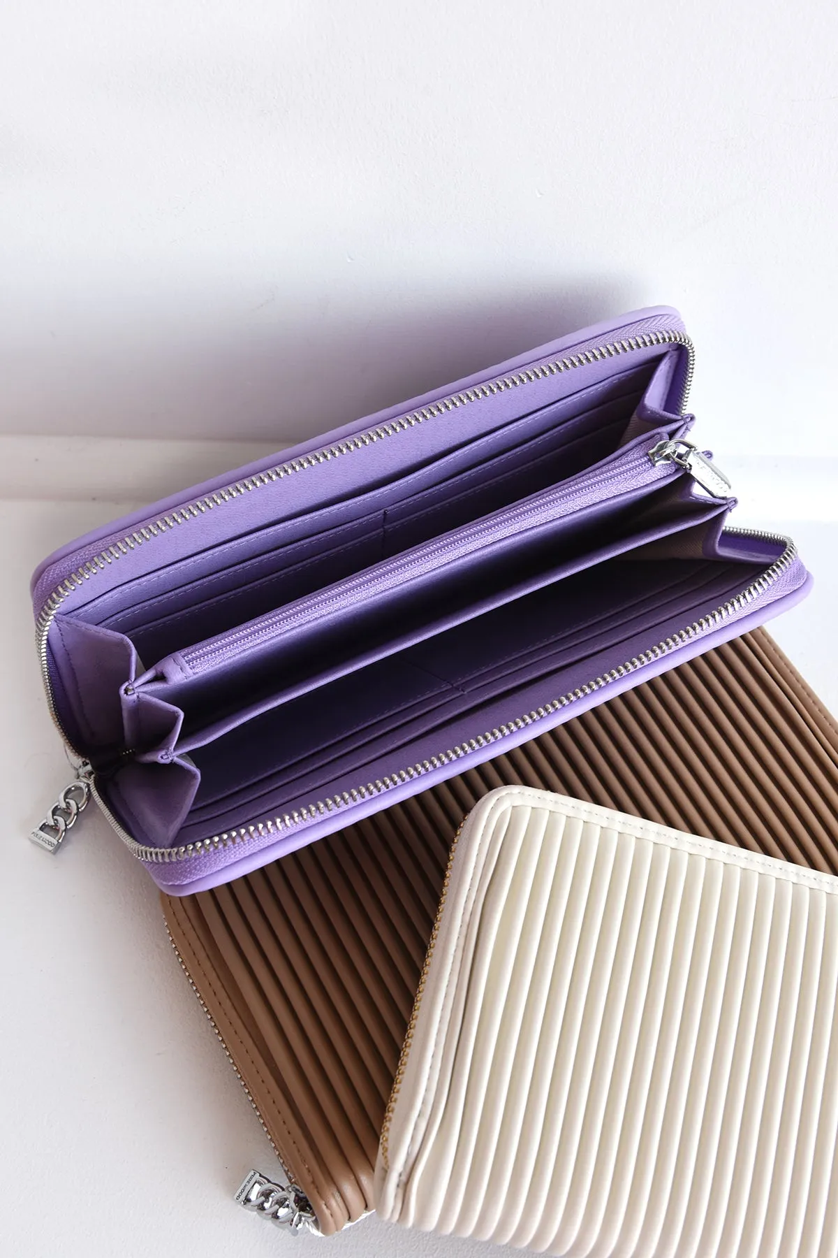 SANDY PLEATED WALLET