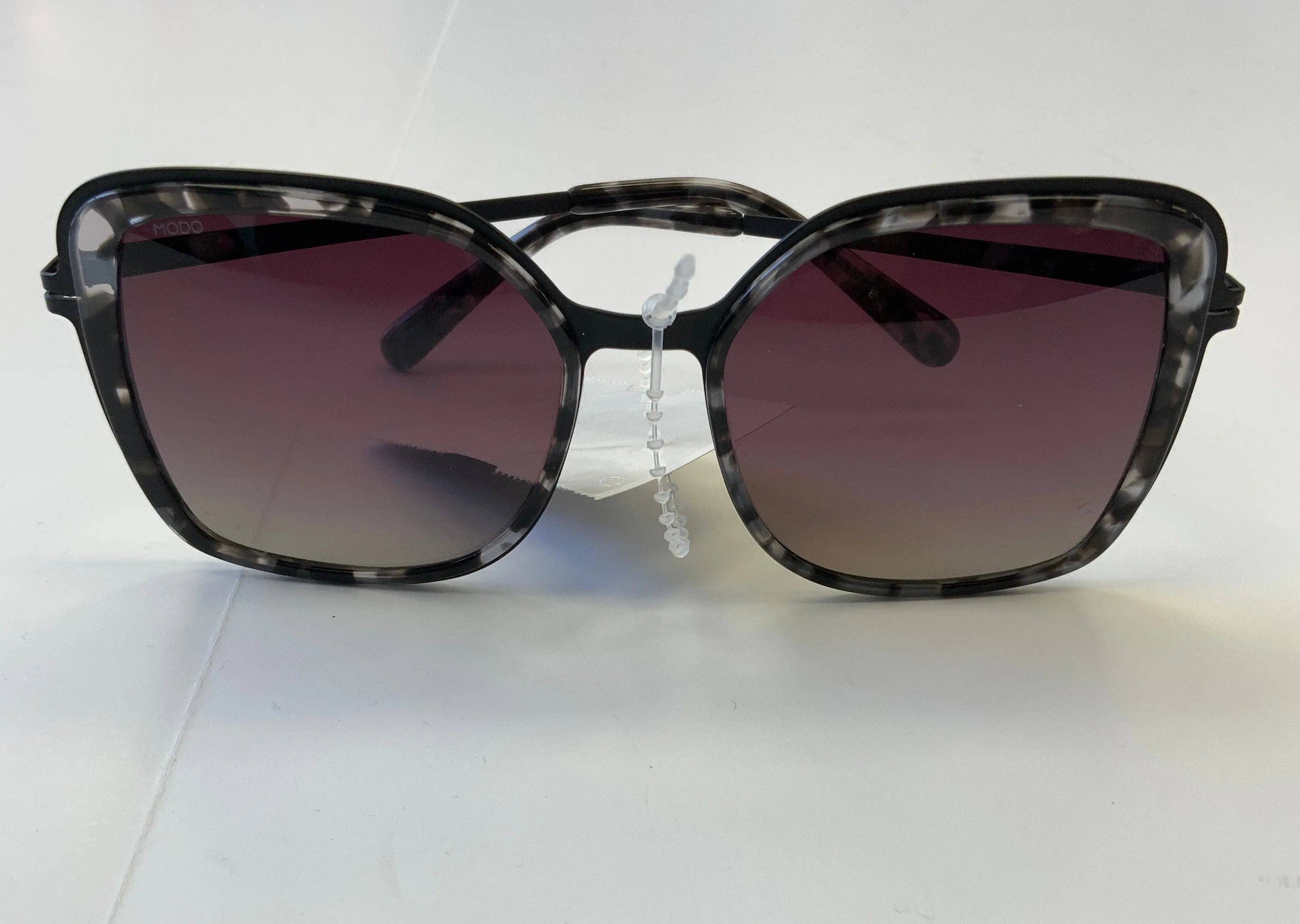 Sunglasses Designer By Clothes Mentor