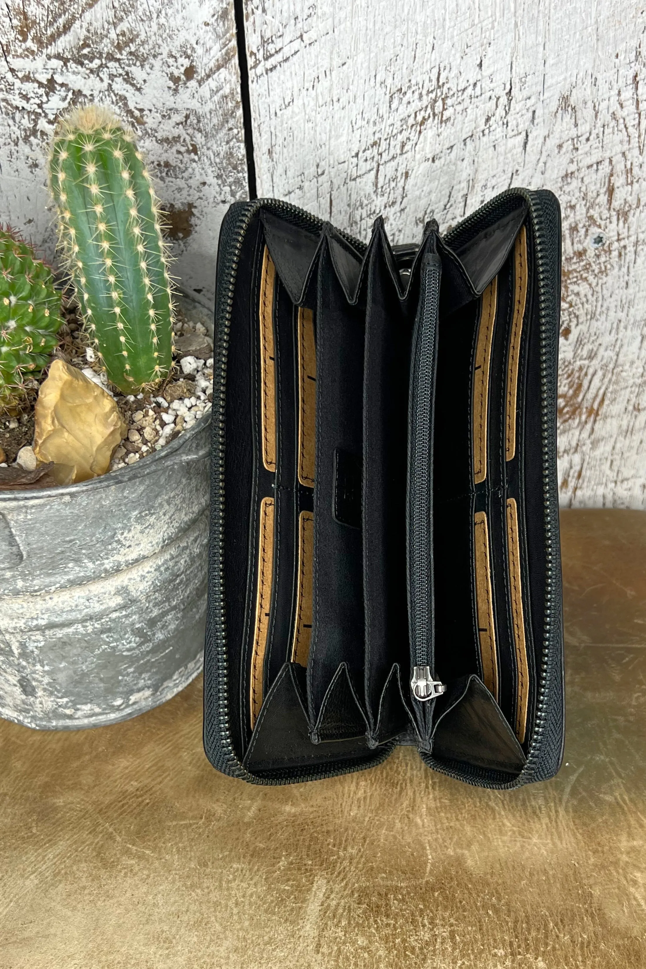 The Aztec Bluff Bifold with Wristlet in Black