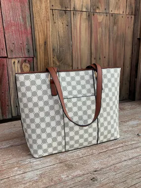 Tote & Wristlet set in Beige/Brown